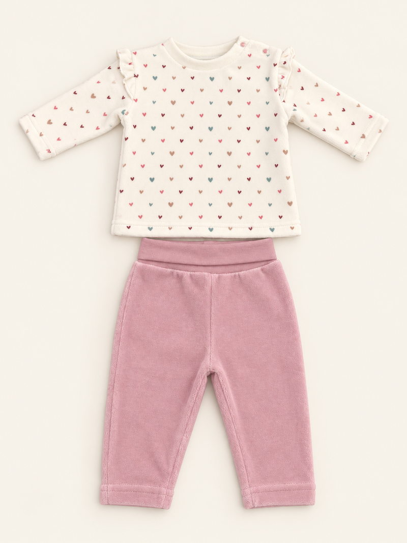 Completo maglia a cuoricini e pantalone rosa