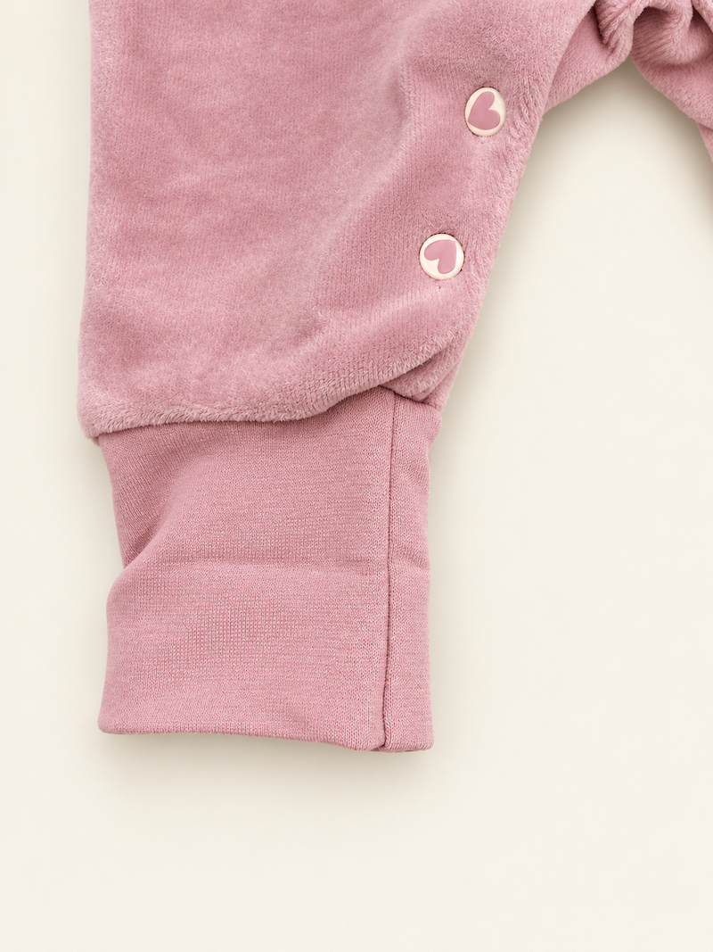 Tutina rosa con ruches e taschine a cuore - immagine 5